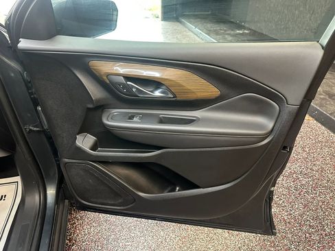 Used 2019 GMC Terrain SLE w/ Driver Convenience Package AWD/4WD image 33