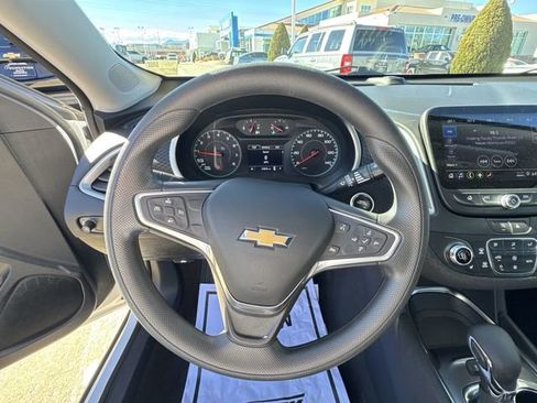 Used 2022 Chevrolet Malibu LT image 13
