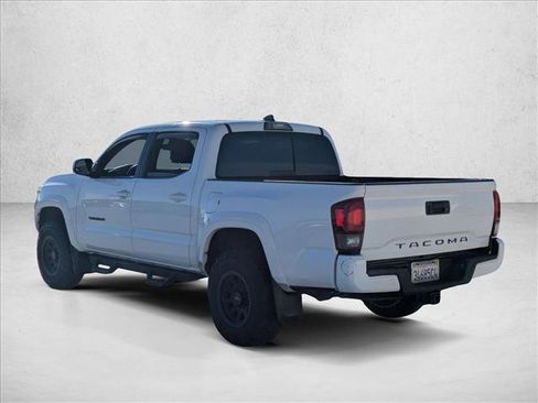 Used 2018 Toyota Tacoma TRD Sport image 7