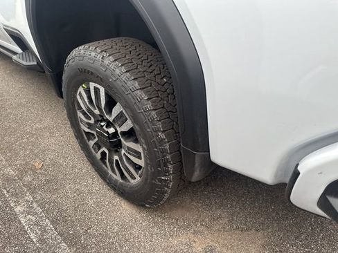 New 2026 GMC Sierra 2500 Denali Ultimate image 10