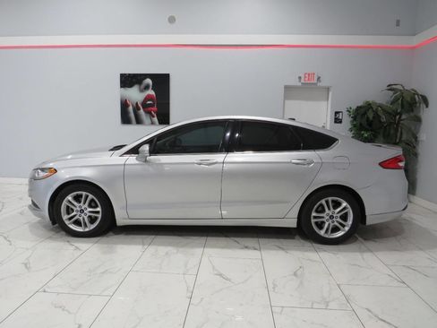 Used 2018 Ford Fusion SE image 5