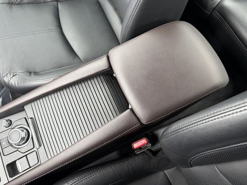 Used 2018 MAZDA MAZDA3 Grand Touring w/ Premium Equipment Package image 27