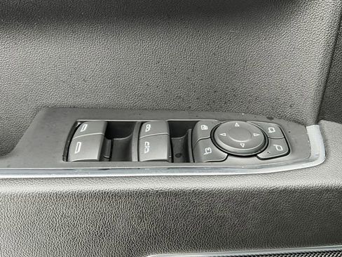 Used 2022 Chevrolet Silverado 1500 LTZ image 24