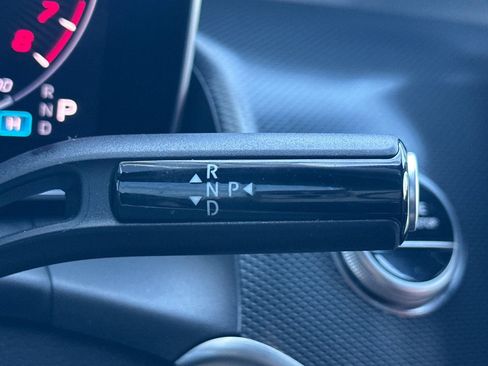 Used 2025 Mercedes-Benz GLC 350e 4MATIC image 28