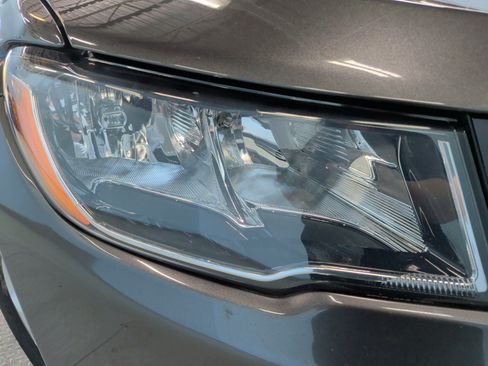 Used 2019 Jeep Compass Latitude w/ Cold Weather Group AWD/4WD image 3
