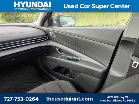 Certified 2024 Hyundai Elantra SEL FWD image 17