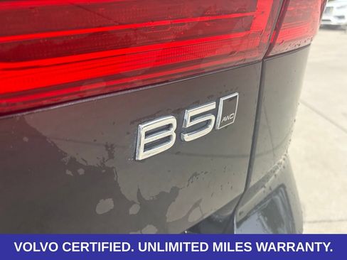 Certified 2024 Volvo XC60 B5 Ultimate w/ Climate Package AWD/4WD image 9