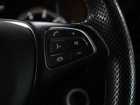 Used 2018 Mercedes-Benz Metris Passenger image 13