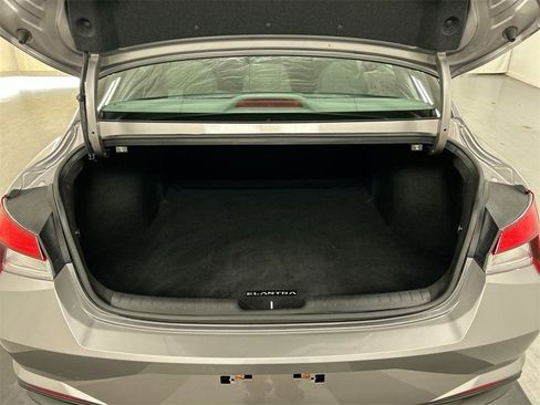Used 2023 Hyundai Elantra SEL w/ Convenience Package image 22
