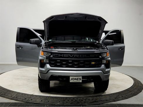 Used 2024 Chevrolet Silverado 1500 Custom image 10