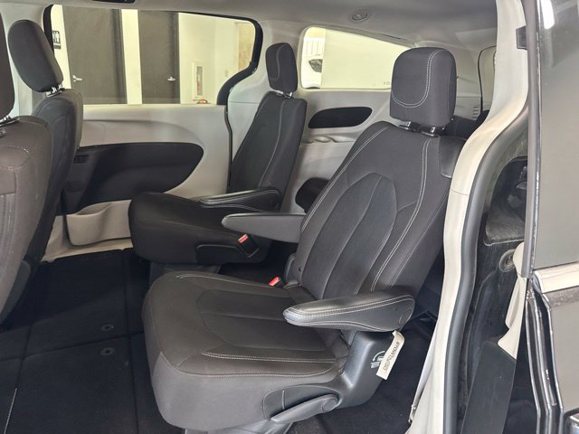 Used 2023 Chrysler Voyager LX FWD image 22