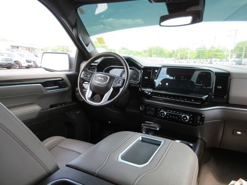 Used 2022 GMC Sierra 1500 SLT w/ SLT Premium Package AWD/4WD image 24