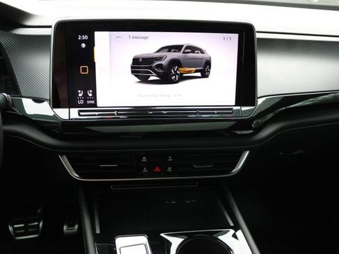 Used 2025 Volkswagen Atlas Cross Sport SEL Premium R-Line image 21