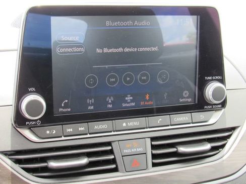 Used 2024 Nissan Altima 2.5 SV FWD image 22