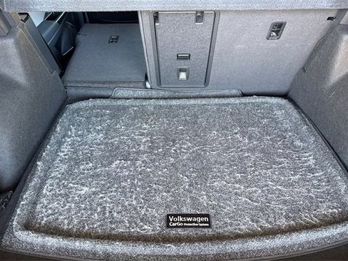 Used 2022 Volkswagen Taos SEL image 19