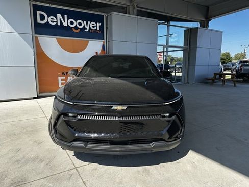 New 2026 Chevrolet Equinox EV LT image 2