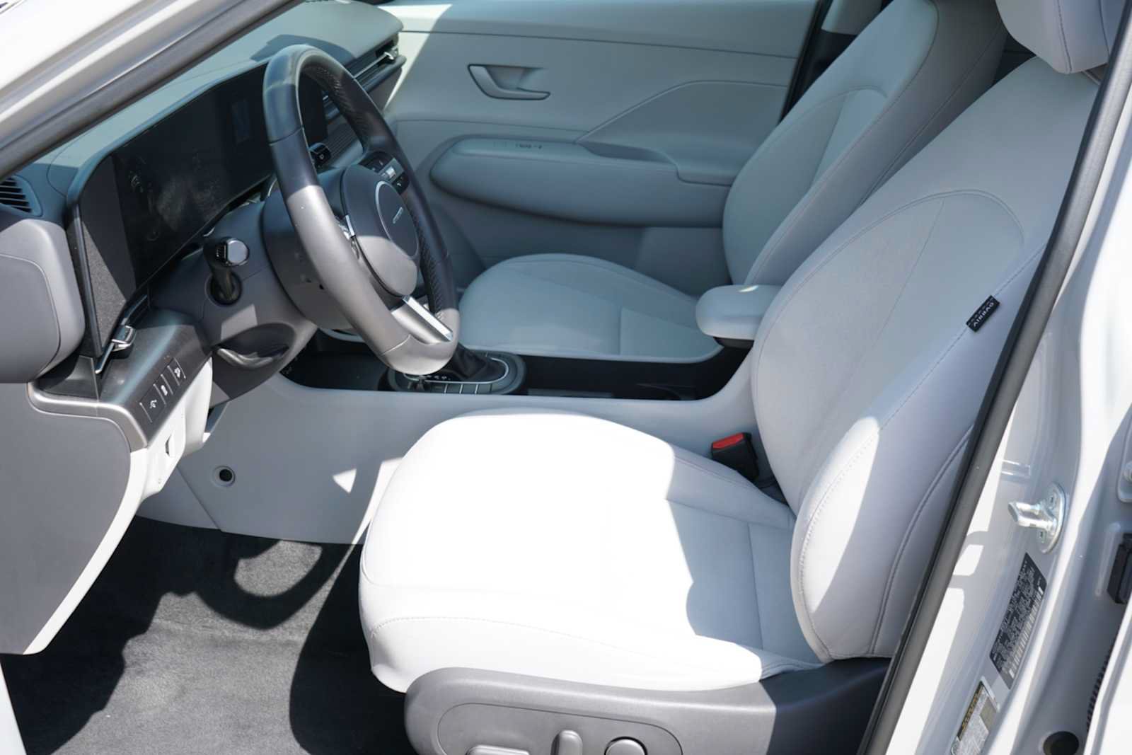 Used 2025 Hyundai Kona SEL AWD/4WD image 8