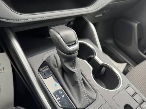 Used 2025 Toyota Highlander LE image 6