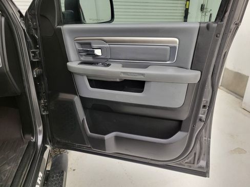 Used 2019 RAM 1500 Classic Warlock image 40