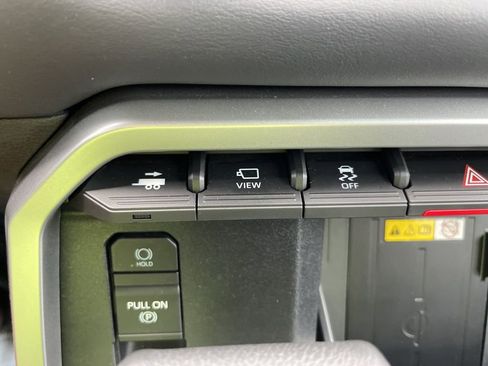 Used 2023 Toyota Tundra Platinum AWD/4WD image 33