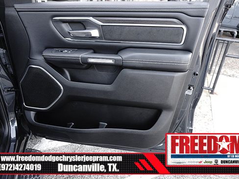 Used 2025 RAM 1500 Laramie AWD/4WD image 41