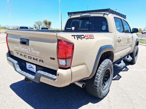 Used 2019 Toyota Tacoma TRD Off-Road w/ Technology Package AWD/4WD image 6