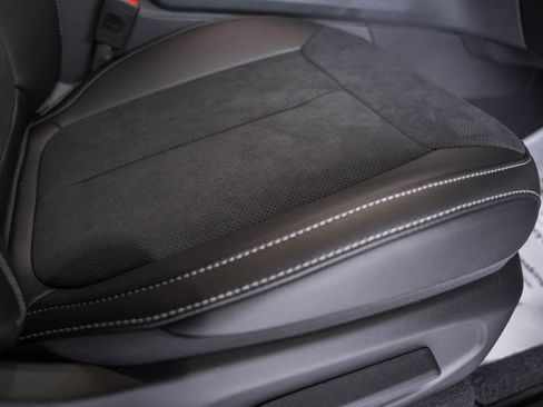 New 2025 Jeep Grand Cherokee Altitude image 32