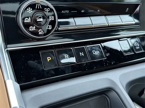 New 2025 Nissan Armada Platinum Reserve image 32