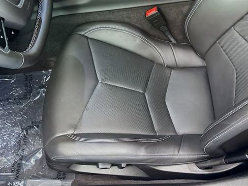 Used 2023 Chevrolet Corvette Stingray Coupe w/ Z51 Performance Package image 20