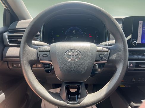 Used 2025 Toyota Camry LE FWD image 16