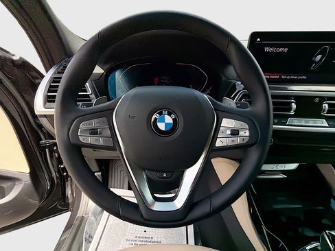 Used 2025 BMW X4 xDrive30i AWD/4WD image 42