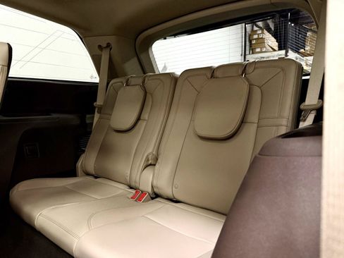 Used 2023 Lincoln Aviator Reserve w/ Equipment Group 201A AWD/4WD image 34