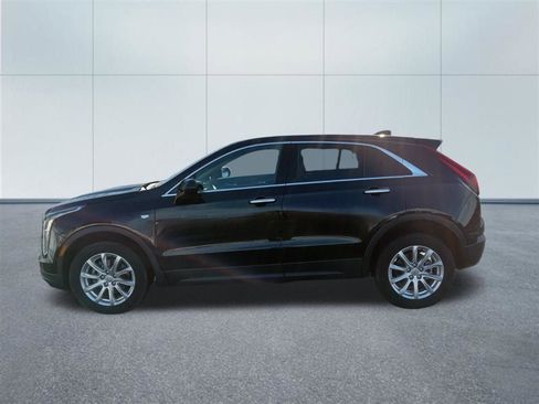 Used 2023 Cadillac XT4 Luxury image 2