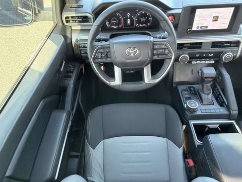 Used 2025 Toyota Tacoma TRD Sport AWD/4WD image 13