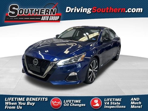 Used 2021 Nissan Altima 2.5 SR w/ SR Premium Package image 1