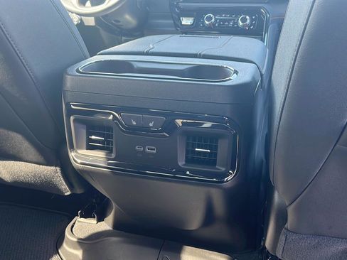 Used 2024 GMC Sierra 2500 AT4 w/ AT4 Premium Plus Package AWD/4WD image 28