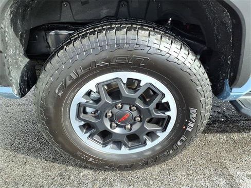 Certified 2025 Toyota 4Runner TRD Off-Road Premium image 29