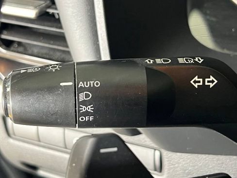 Used 2021 Nissan Rogue SV FWD image 18