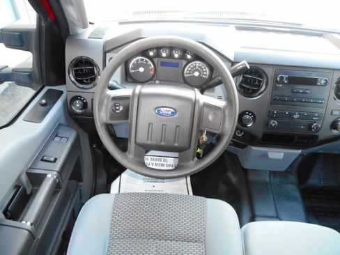 Used 2014 Ford F250 XL w/ Power Equipment Group AWD/4WD image 23