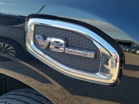 Used 2021 Nissan Titan S image 15