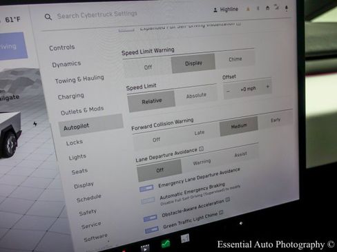 Used 2024 Tesla Cybertruck Cyberbeast image 31