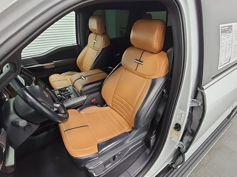 Used 2023 Ford F150 Platinum image 30