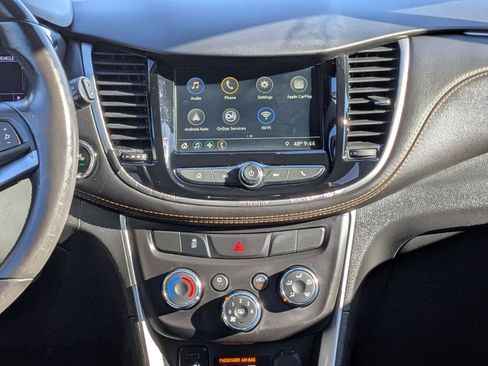 Used 2019 Chevrolet Trax LT w/ LT Convenience Package image 18