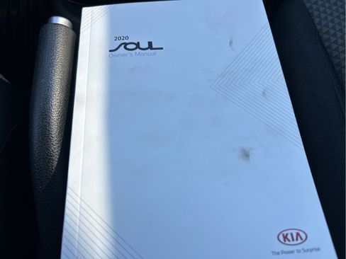 Used 2020 Kia Soul LX FWD image 19