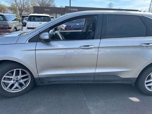 Used 2022 Ford Edge SEL image 2