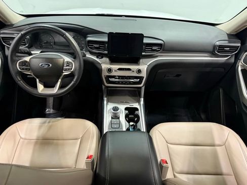Used 2023 Ford Explorer XLT w/ Equipment Group 202A AWD/4WD image 35