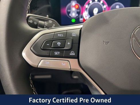 Certified 2025 Volkswagen Tiguan SE AWD/4WD image 28