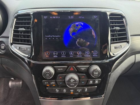 Used 2019 Jeep Grand Cherokee Altitude image 20