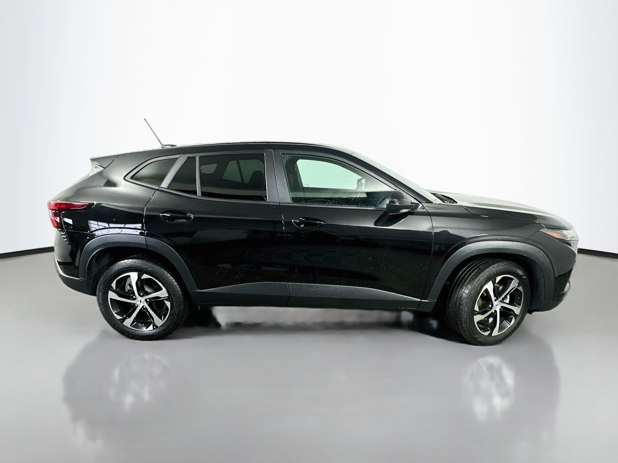 Used 2024 Chevrolet Trax RS w/ Driver Confidence Package FWD image 8