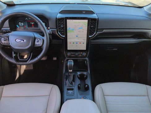 Used 2025 Ford Ranger Lariat w/ Chrome Accent Package image 14